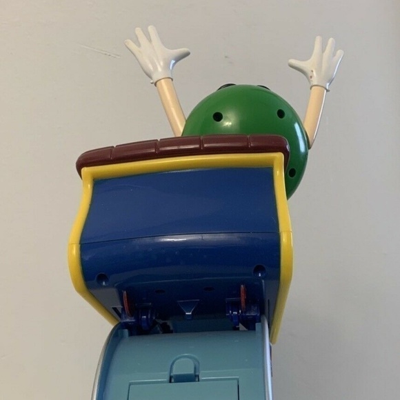 𝅺Wild Thing M&M Roller Coaster Candy Dispenser - Picture 5 of 5